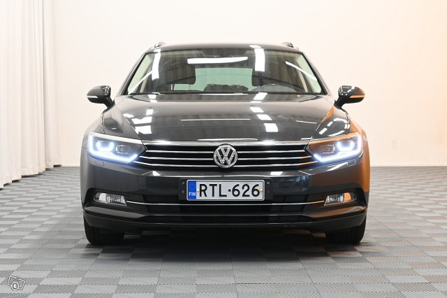 Volkswagen Passat 2