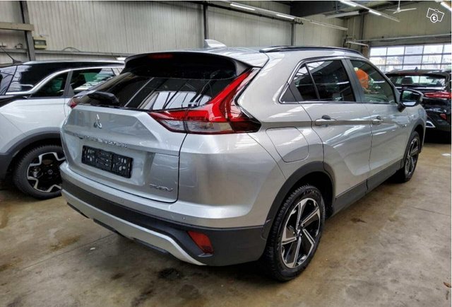 MITSUBISHI ECLIPSE CROSS 2