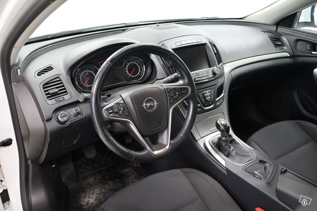 Opel Insignia 9