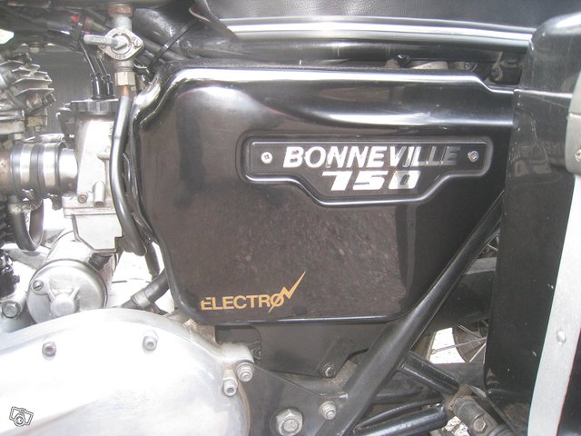 Triumph Bonneville Electro 15