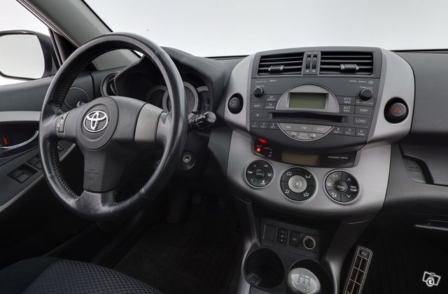 Toyota RAV4 9