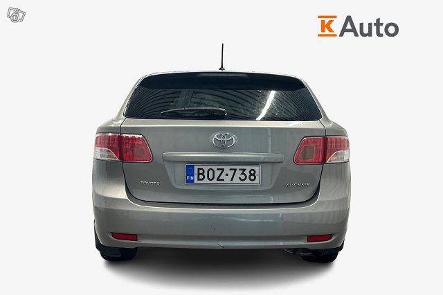 Toyota Avensis 3