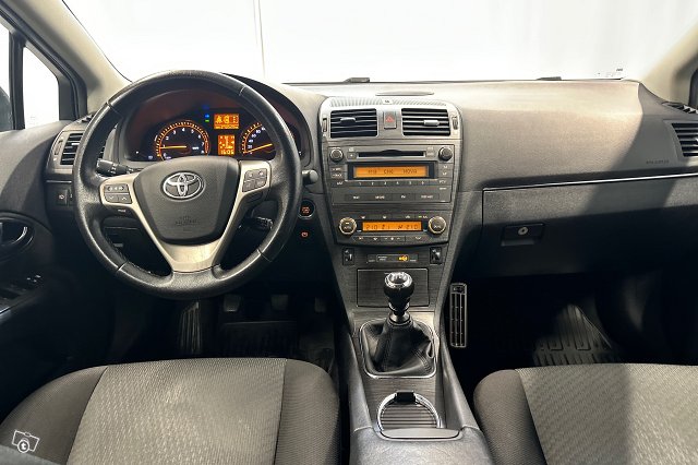 Toyota Avensis 7