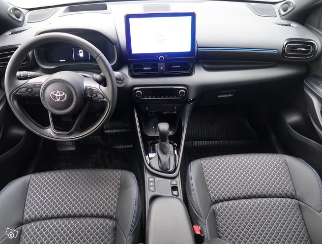 Toyota Yaris 7