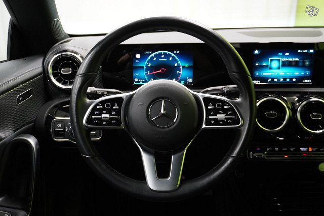 Mercedes-Benz CLA 9