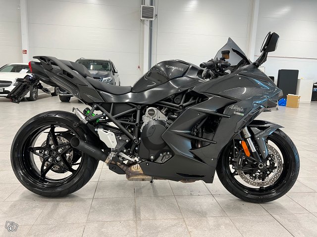 Kawasaki Ninja H2 SX 13