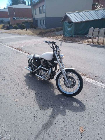 Harley Davidson sportster 883 XL 3