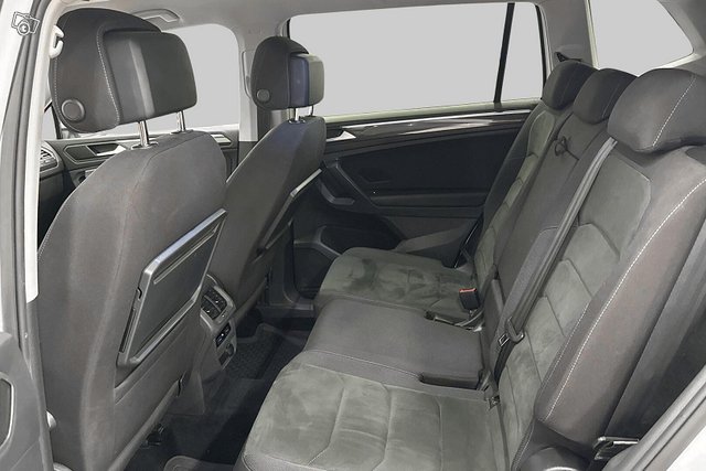 Volkswagen TIGUAN ALLSPACE 12