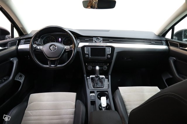 Volkswagen Passat 12