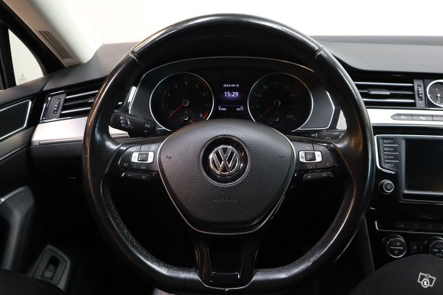 Volkswagen Passat 13