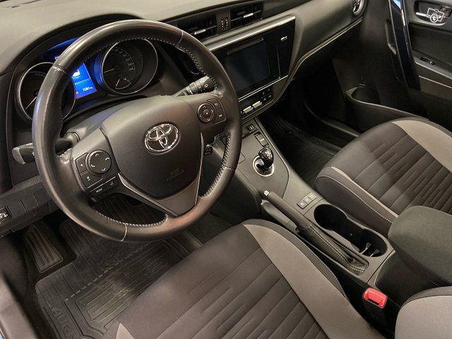 Toyota Auris 6