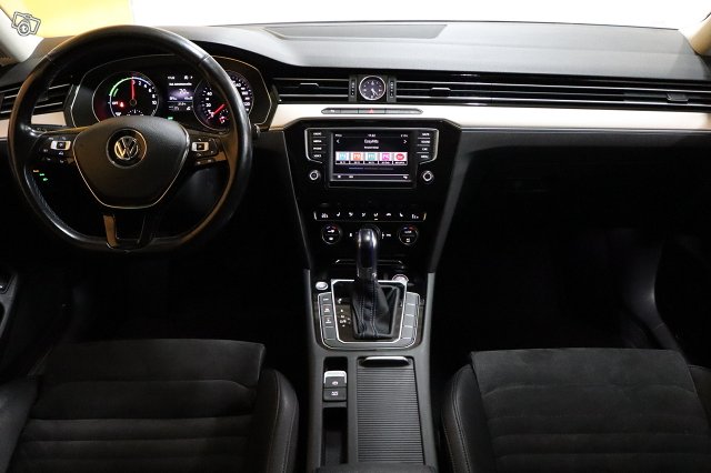 Volkswagen Passat 12