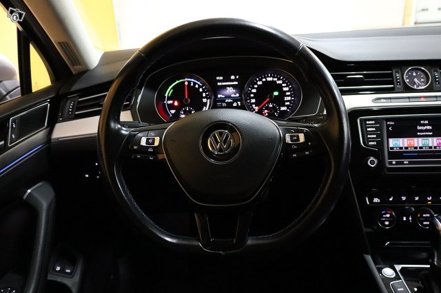 Volkswagen Passat 13