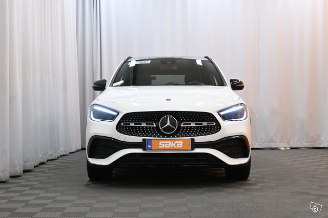 Mercedes-Benz GLA 2