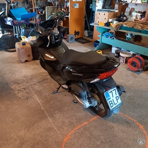 Honda skootteri 125 cc 4