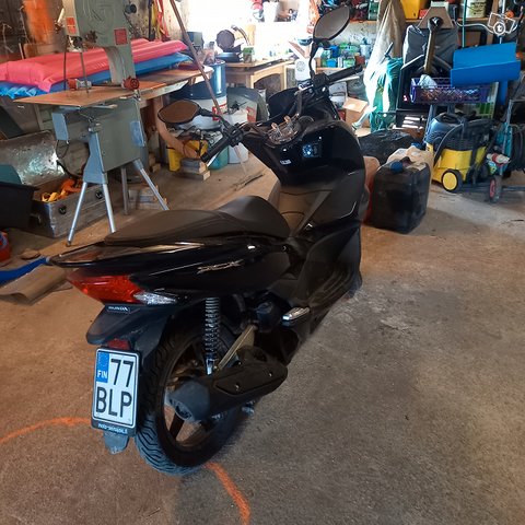 Honda skootteri 125 cc 6