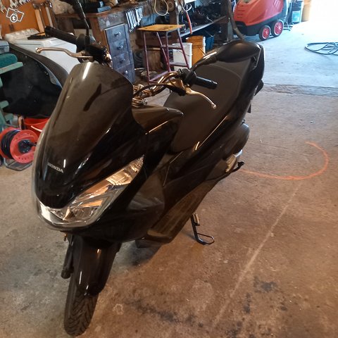 Honda skootteri 125 cc 5