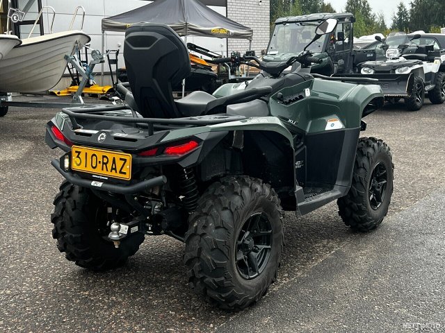 Can-Am Outlander Max 3