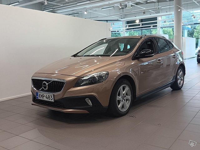 VOLVO V40 Cross Country