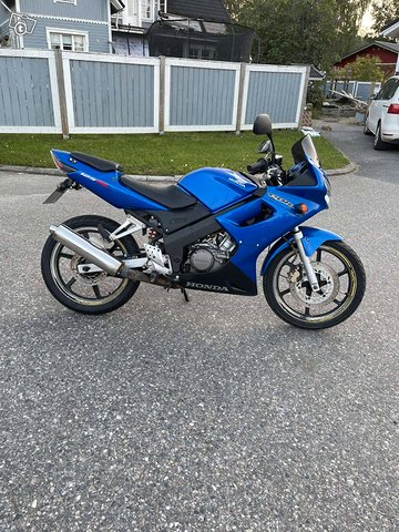 Honda CBR 125 R 1