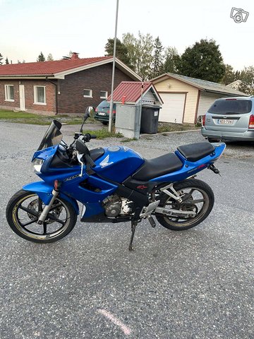 Honda CBR 125 R 2