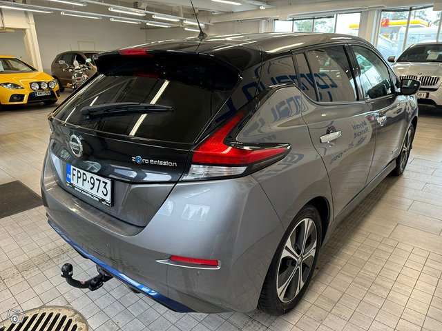 Nissan Leaf 4