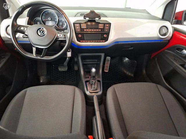 Volkswagen Up 16