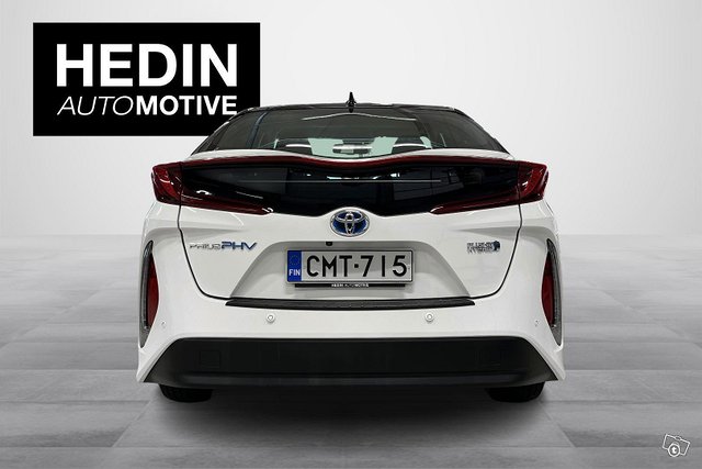 Toyota Prius Plug-in 3