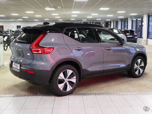 VOLVO XC40 3