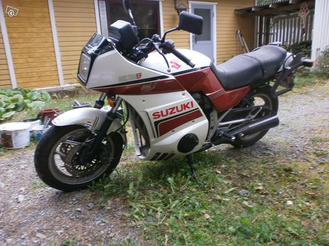 Suzuki GSX 750 EF 1