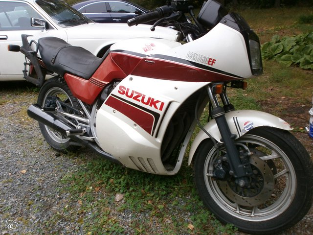 Suzuki GSX 750 EF 2