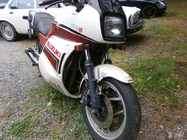 Suzuki GSX 750 EF 4