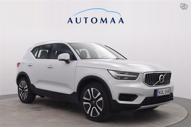 VOLVO XC40 2