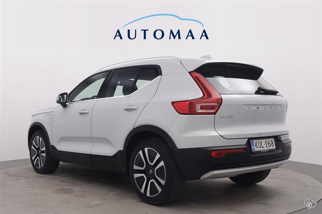 VOLVO XC40 7