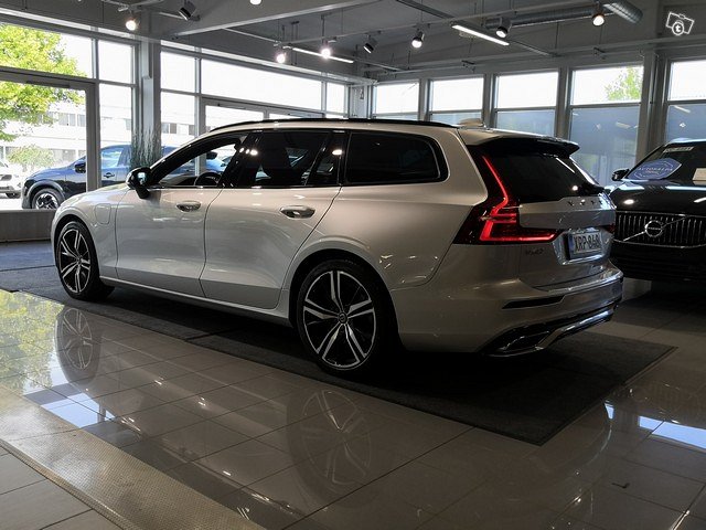 VOLVO V60 6