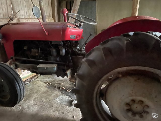 Massey Ferguson 6