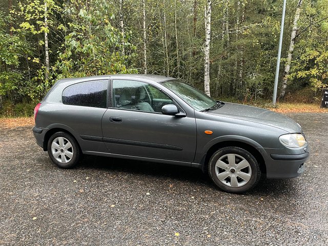 Nissan Almera 4