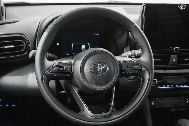 Toyota Yaris Cross 14