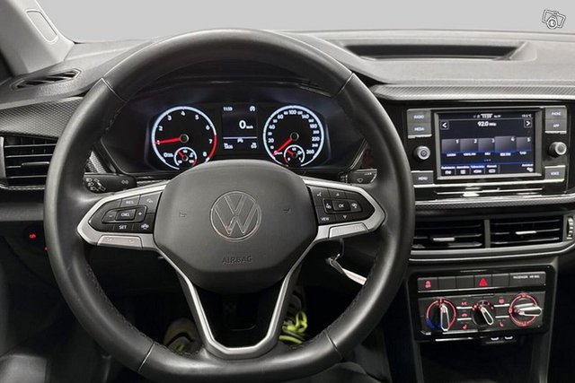 VOLKSWAGEN T-CROSS 16