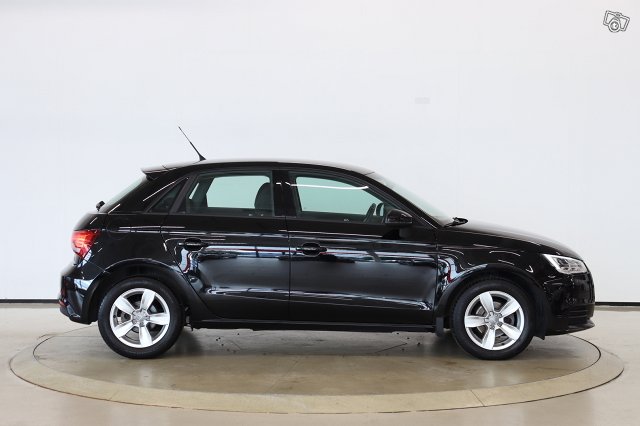 Audi A1 4