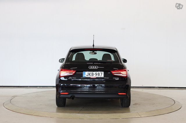 Audi A1 6