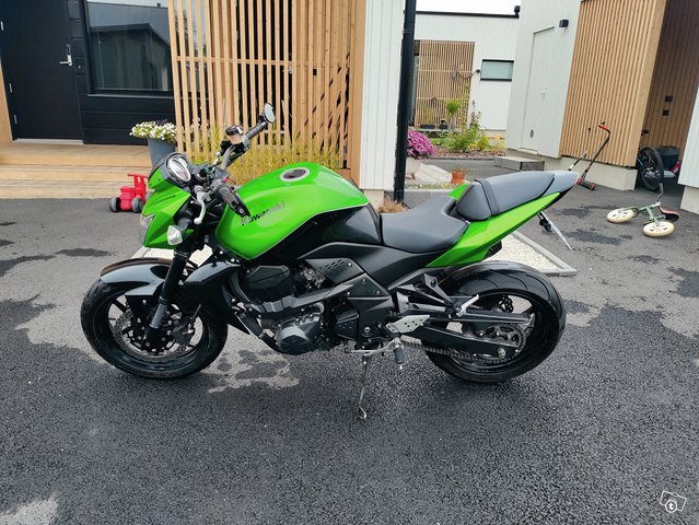 Kawasaki Z750 vm.2010, kuva 1