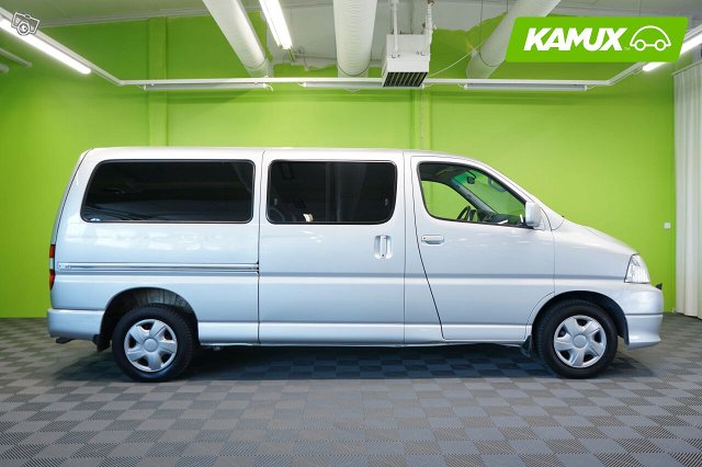 Toyota Hiace 2