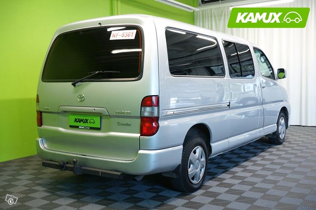 Toyota Hiace 4