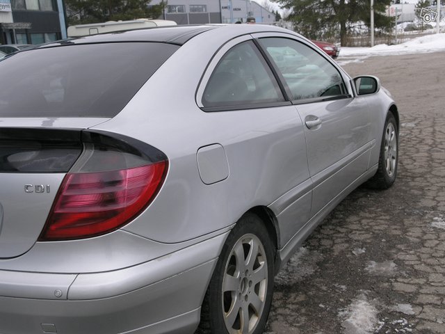 Mercedes-Benz C 220 3