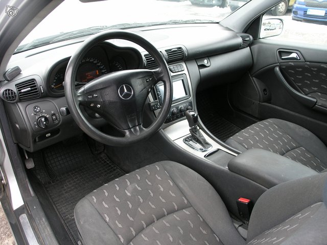 Mercedes-Benz C 220 7