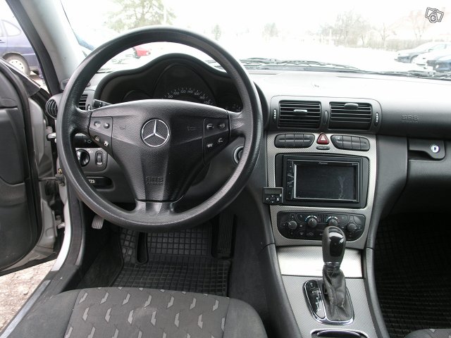 Mercedes-Benz C 220 10