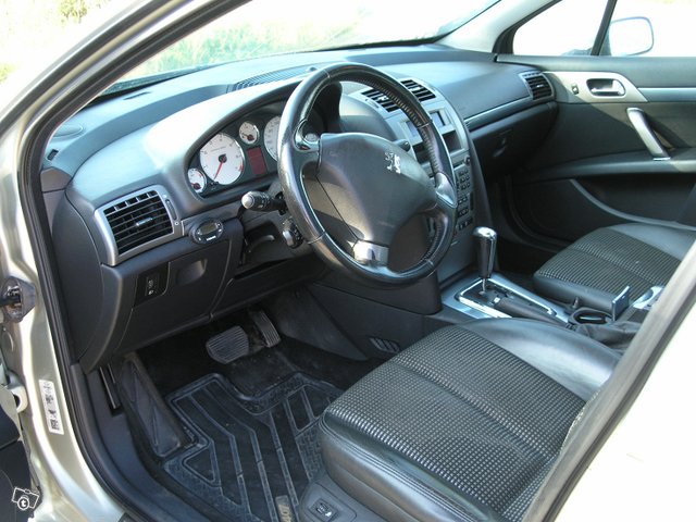 Peugeot 407 8