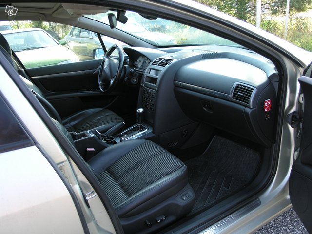 Peugeot 407 12