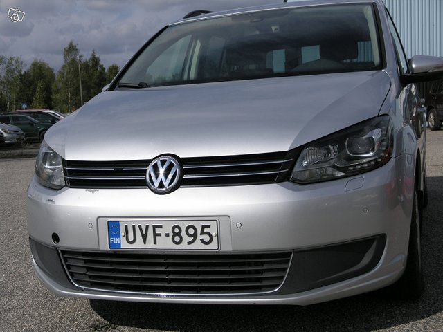 Volkswagen Touran 2